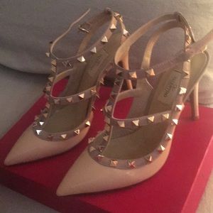 Valentino 👠